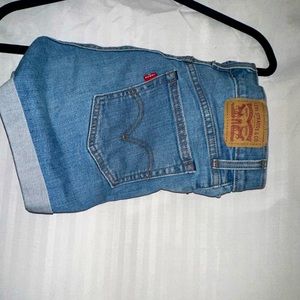 Levi Wedgie Fit Shorts